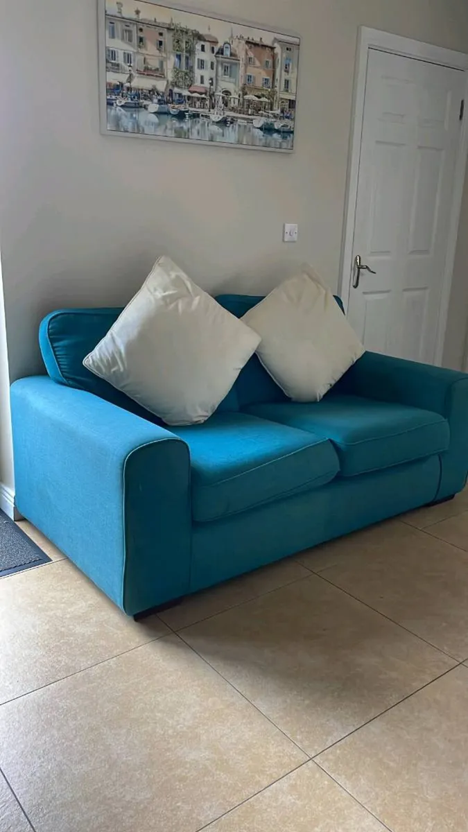 Dfs 6ft couch - Image 2