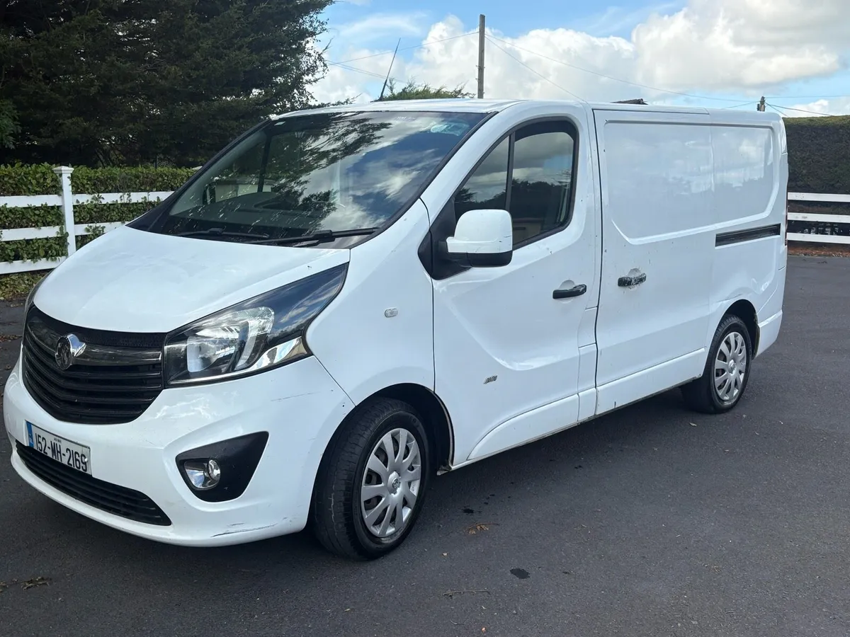 2015 Vauxhall vivaro SWB sports Doe1/27tax1/27 - Image 2