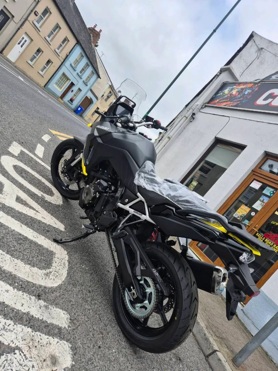 Suzuki Vstrom 800RE ONLY €59 per week - Image 2