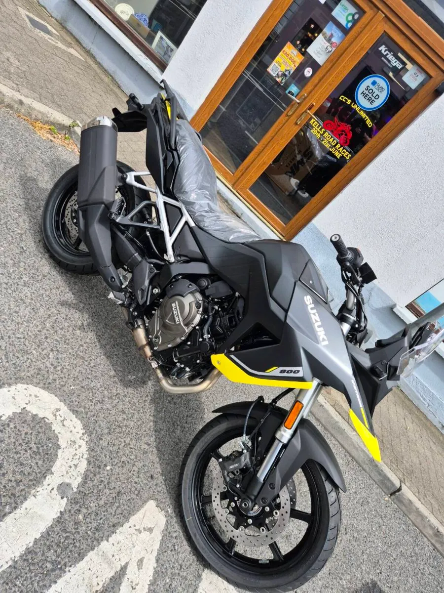 Suzuki Vstrom 800RE ONLY €59 per week - Image 4