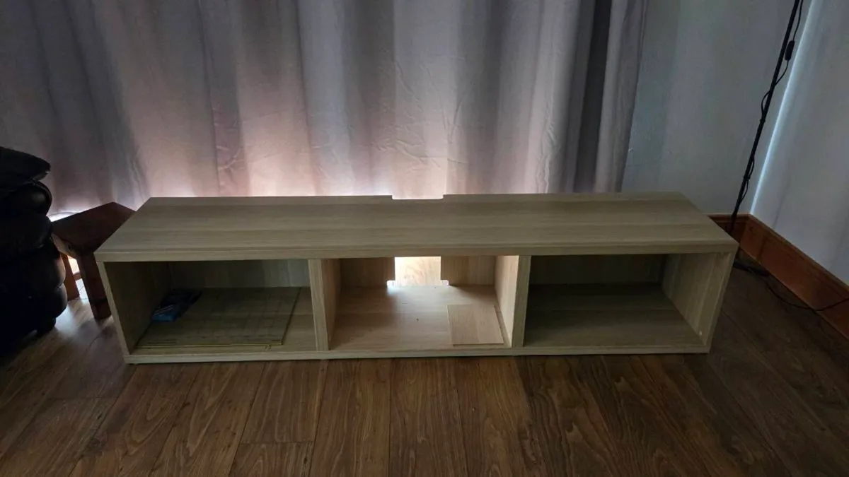 TV Unit - Image 1