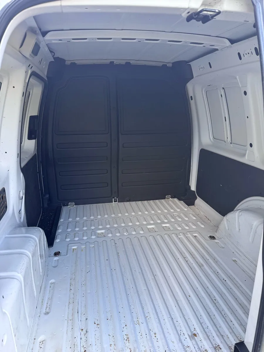 Volkswagen Caddy Van - Image 2