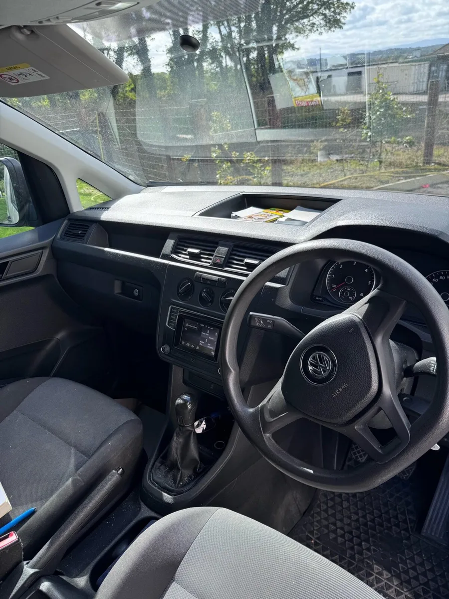 Volkswagen Caddy Van - Image 3