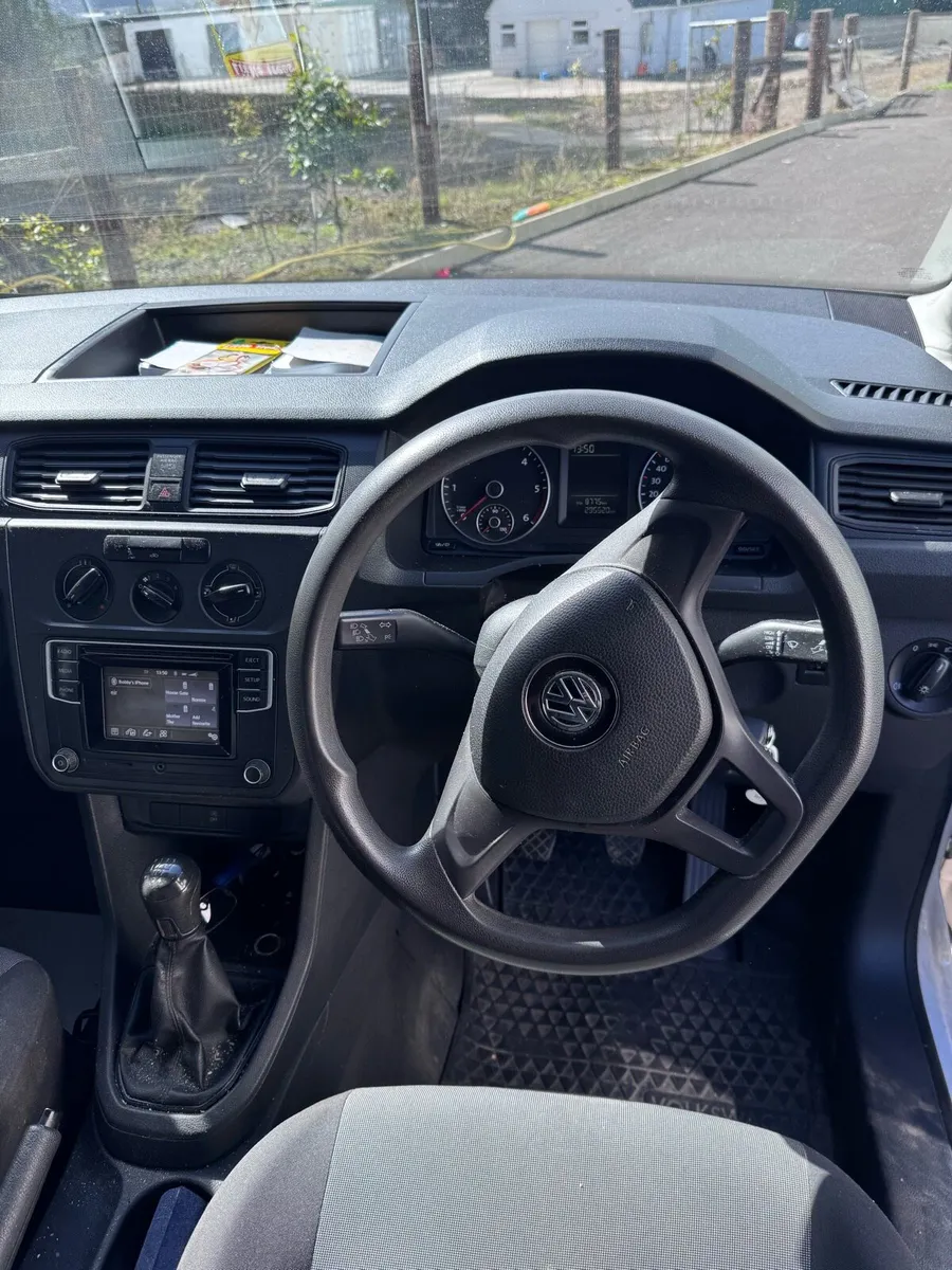Volkswagen Caddy Van - Image 4