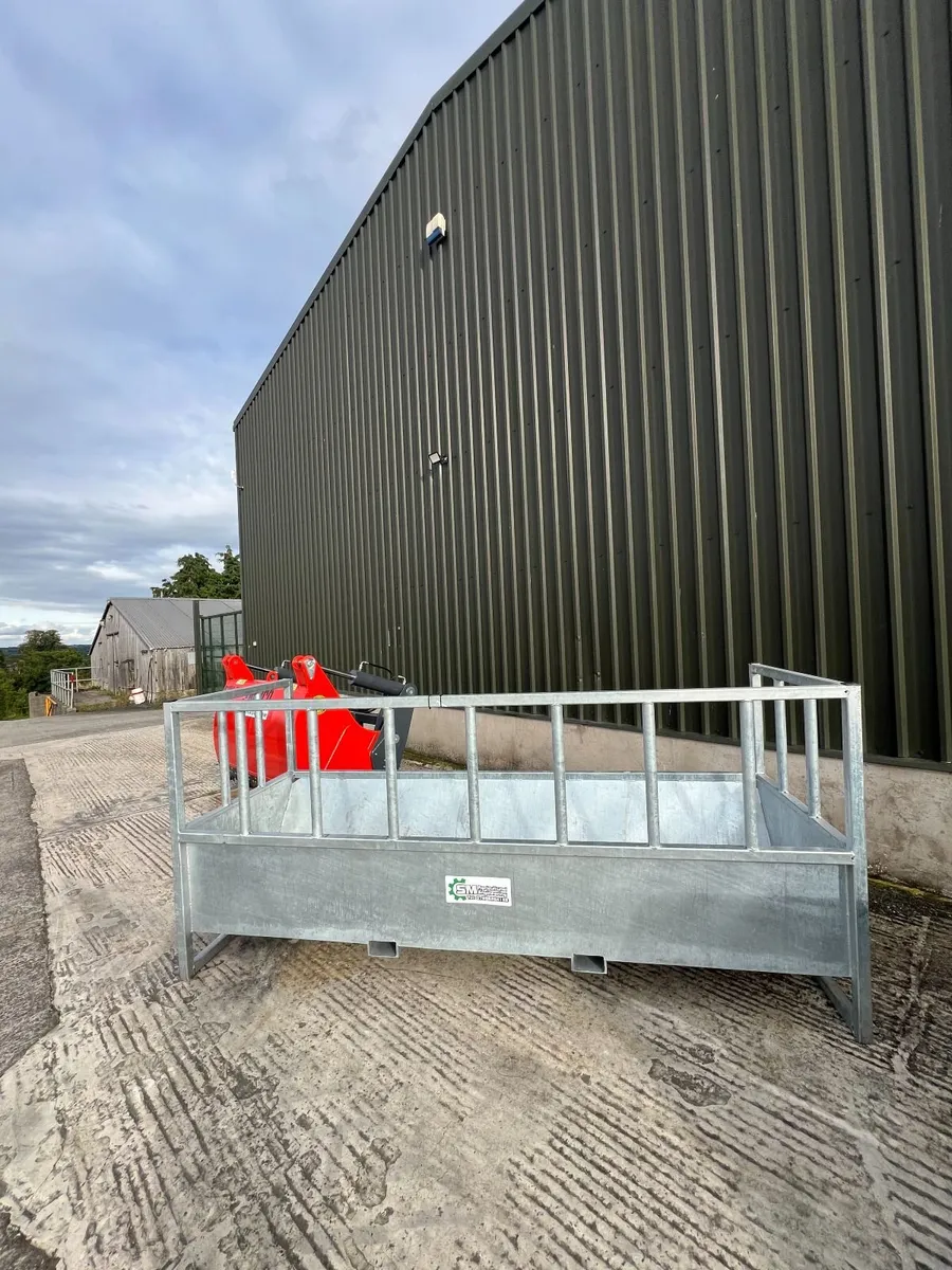 HEAVY DUTY CATTLE FEEDERS - Image 1