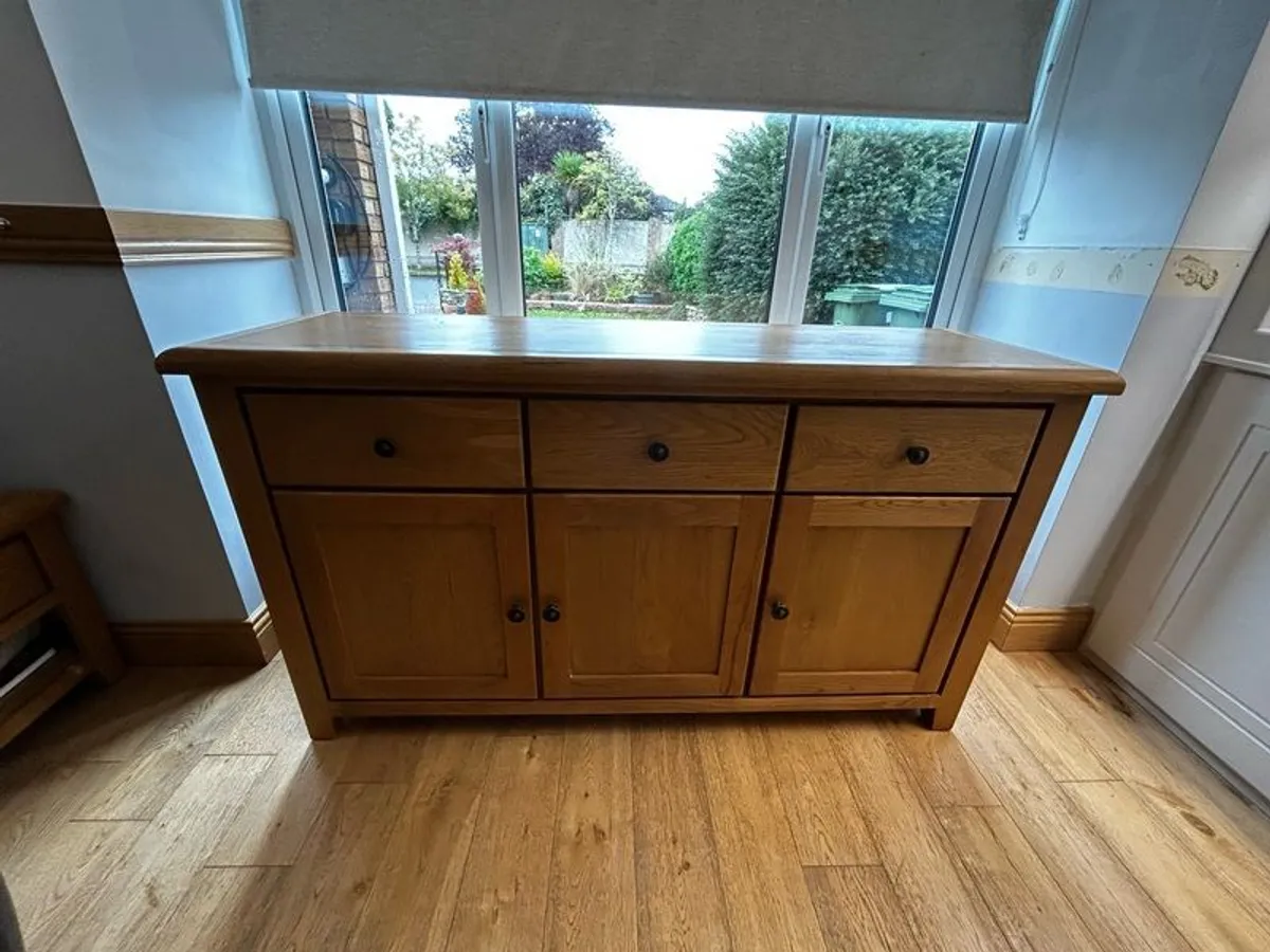 dining room and tv - Image 1