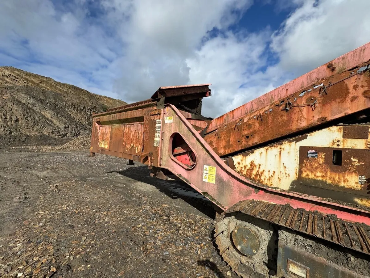 Finlay 694T  & Sandvik QA440 Screeners Available - Image 4