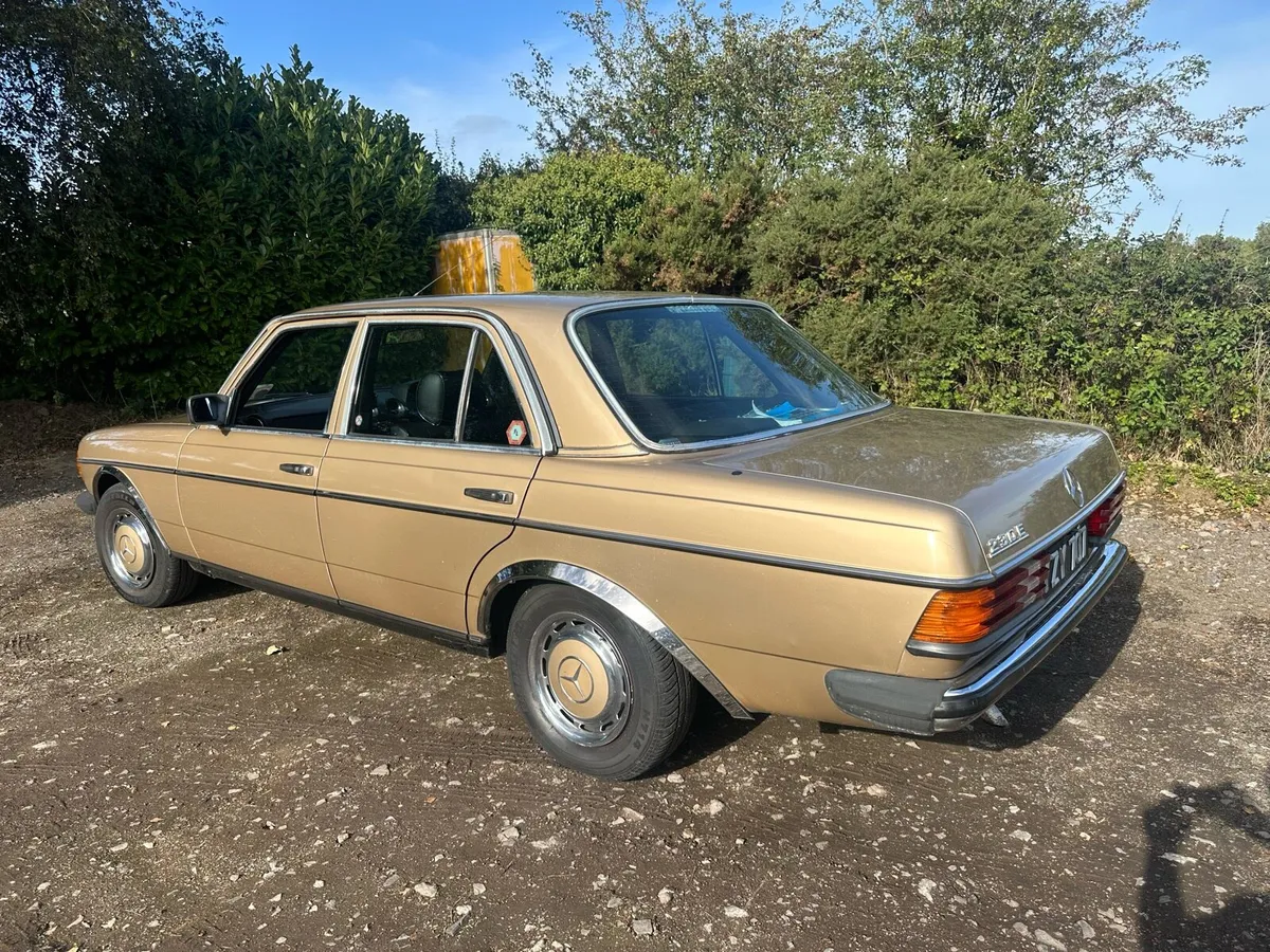 Mercedes 230e w123 auto - Image 4