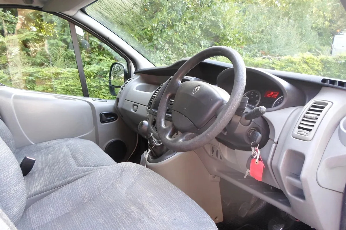 Renault Trafic 2014 - Image 3