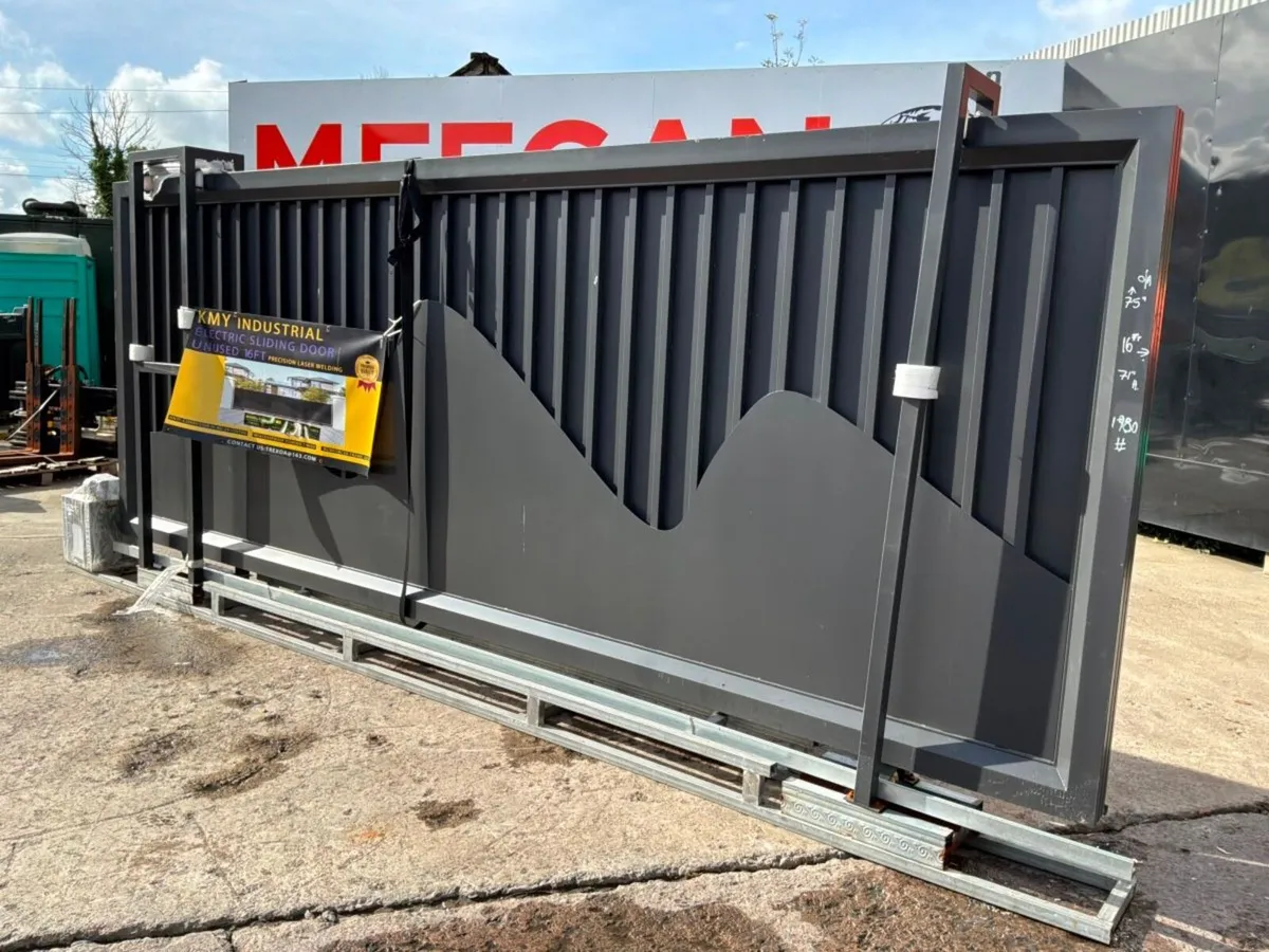 16ft electric / remote sliding entrance gate...... - Image 3