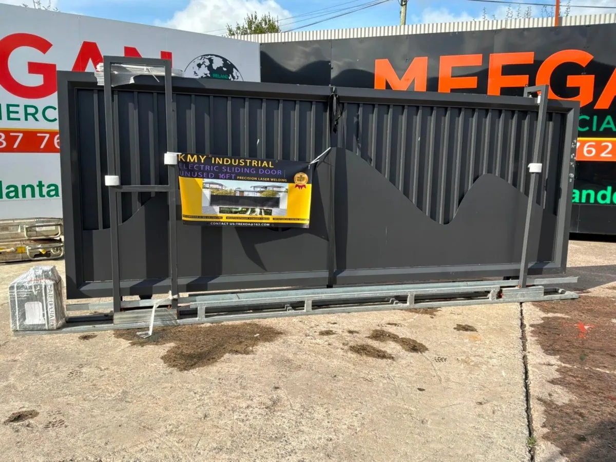 16ft electric / remote sliding entrance gate...... - Image 1