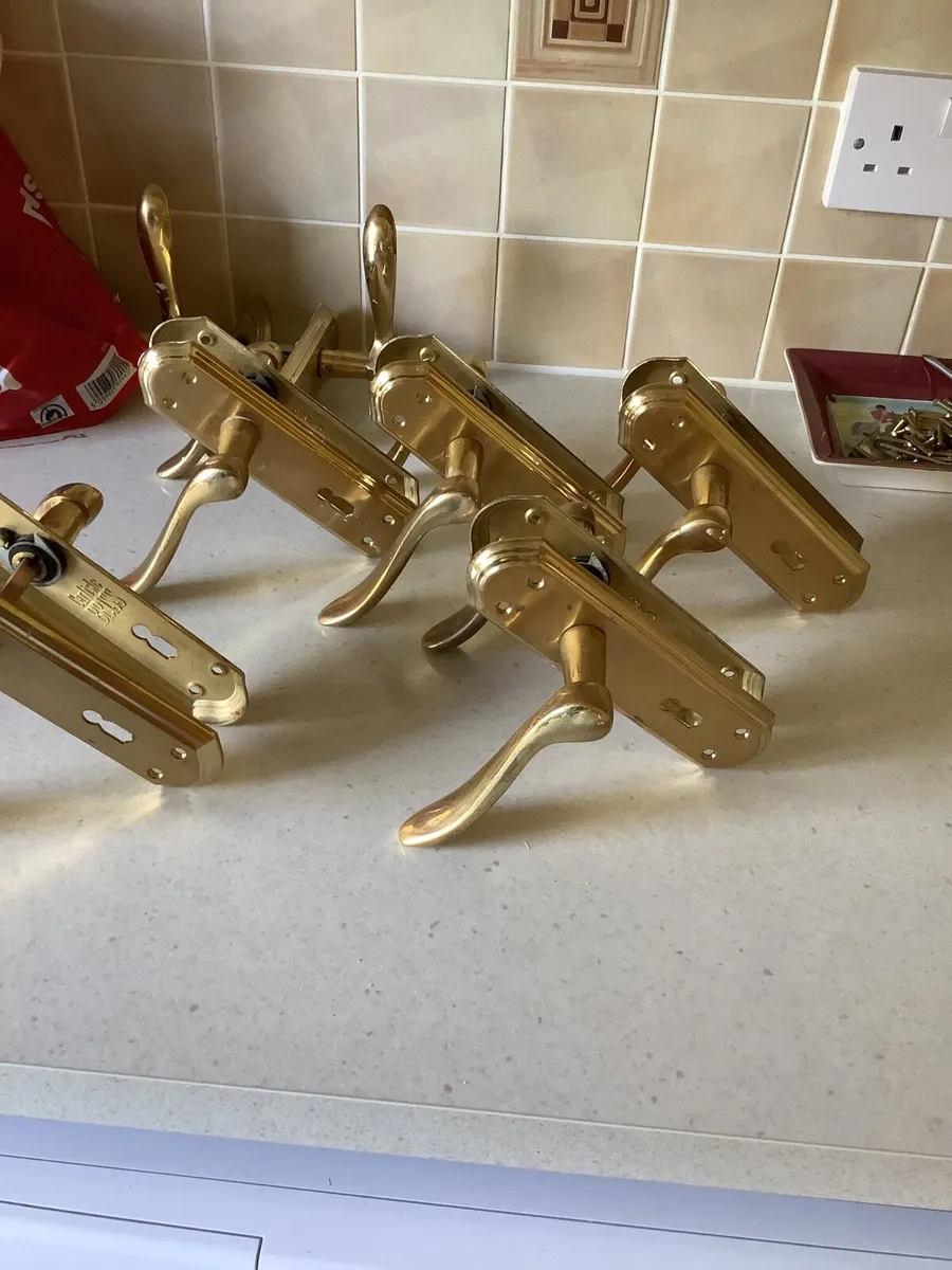 11 pairs of Door Handles Polished Brass - Image 3