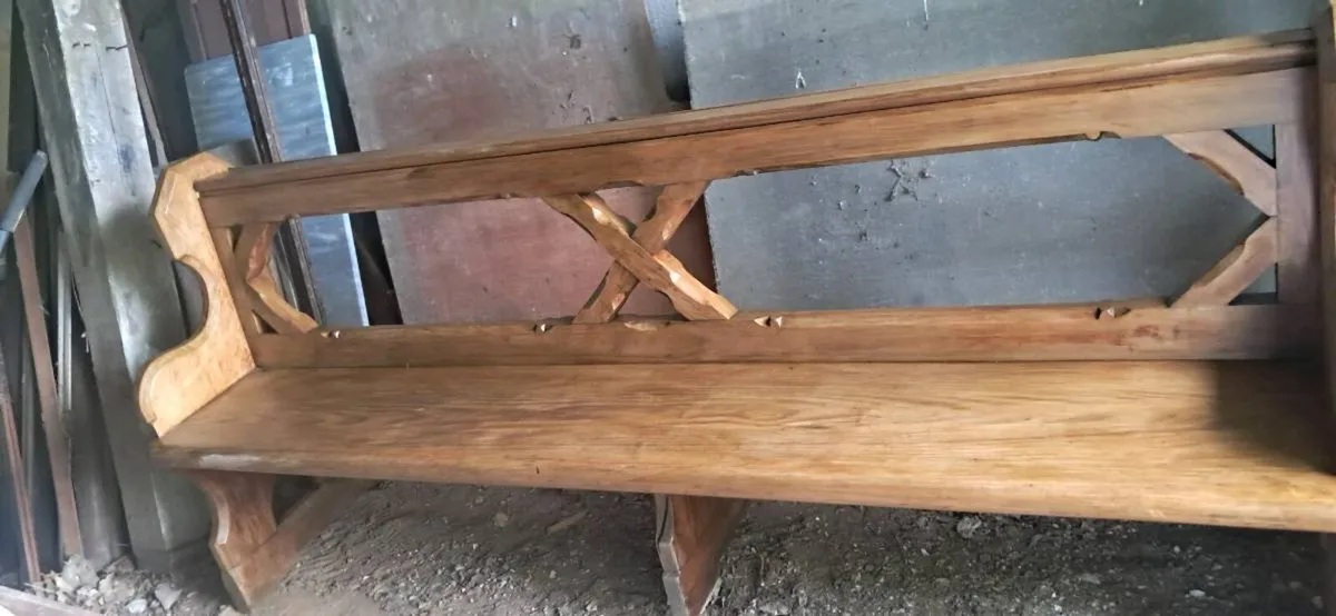 7 foot pitch pine bench - Image 1