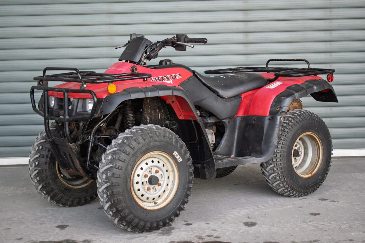 2004 Honda 350FE Quad - Image 1