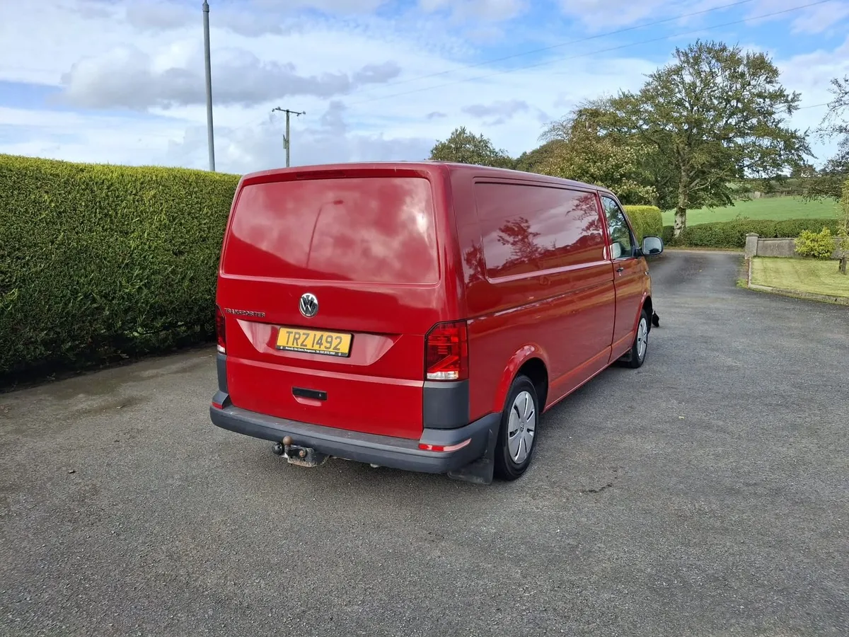 Volkswagen Transporter 2021 - Image 3