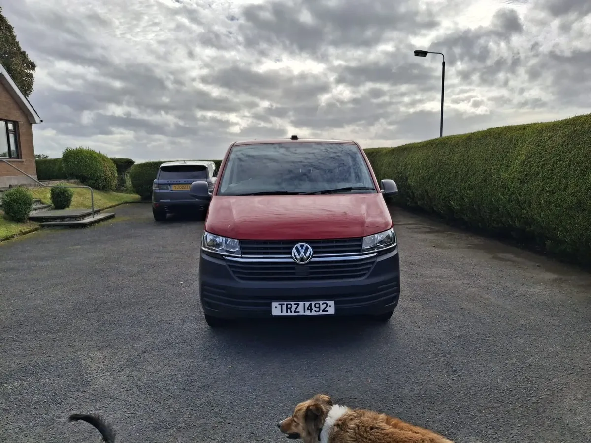 Volkswagen Transporter 2021 - Image 2