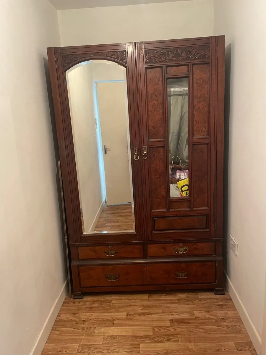 Antique wardrobe - Image 2