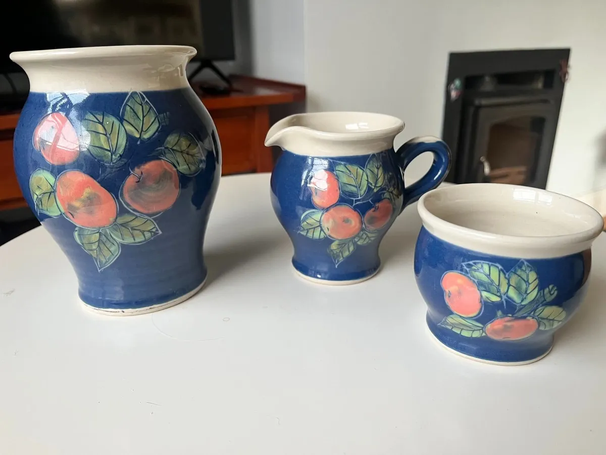 Forrester Bandon Irish Pottery Stoneware Apples - Image 3