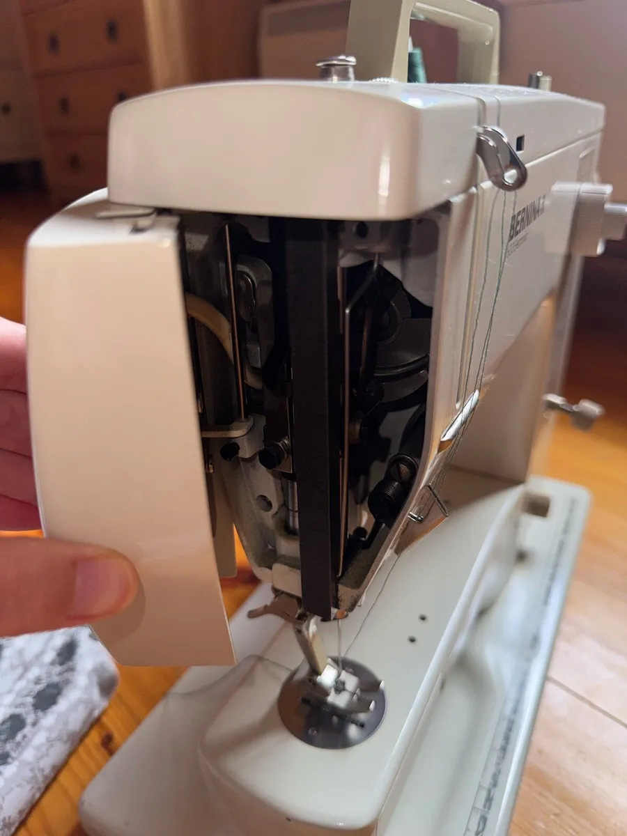 Bernina 803 Electric Sewing Machine - Swiss Made - Image 4