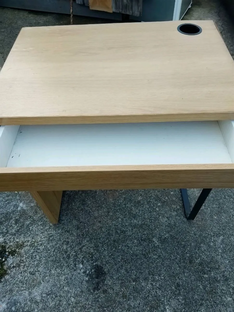Desk - Image 2
