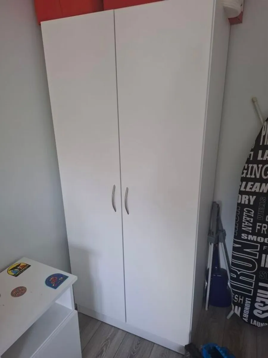 4 piece bedroom furniture - Image 2
