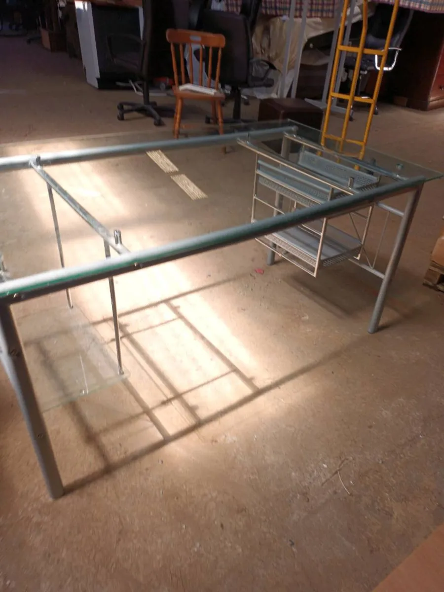 Office Desk - Image 4