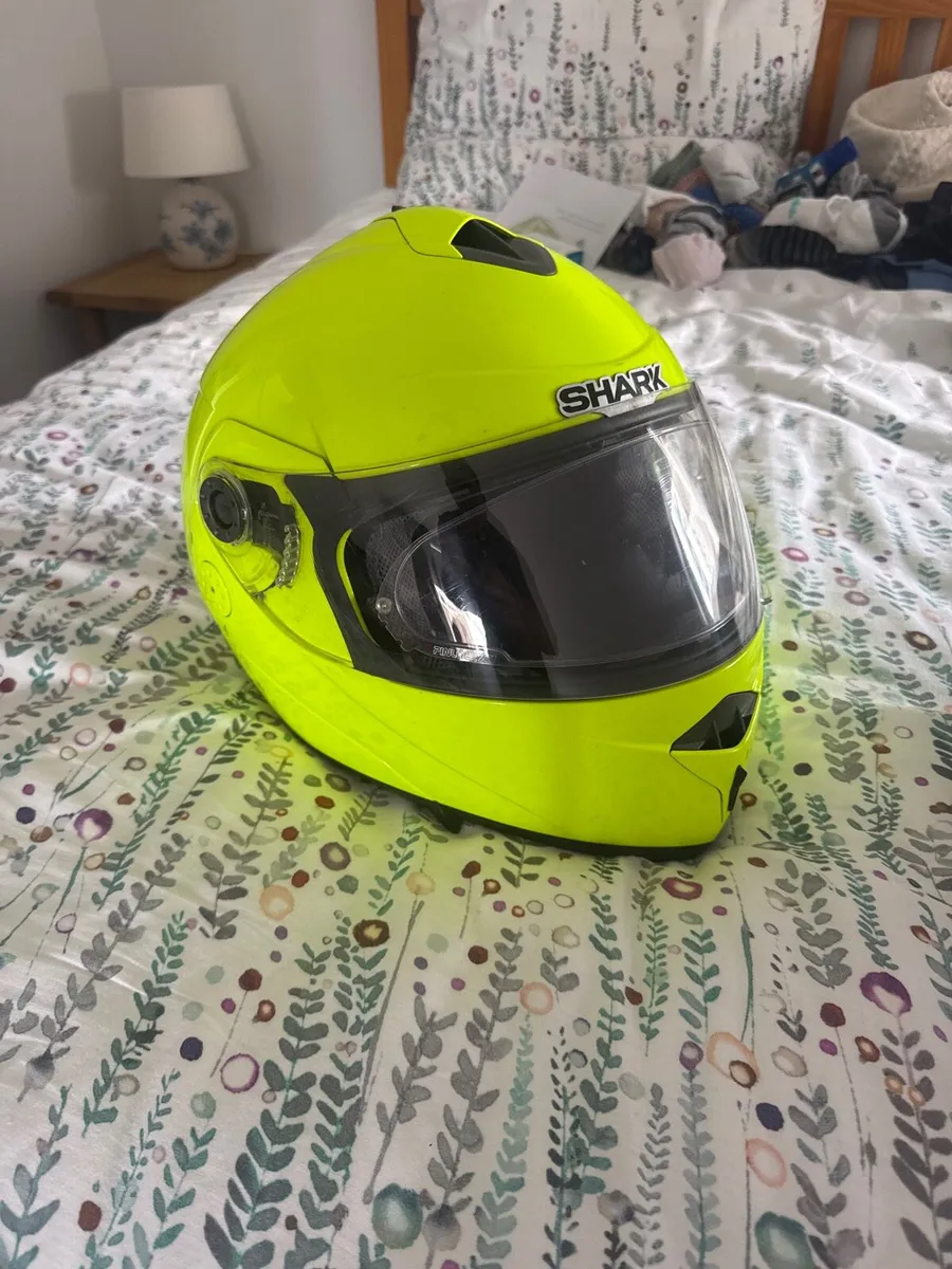 Motorcycle helmet, gloves, jacket, waterproofs - Image 1