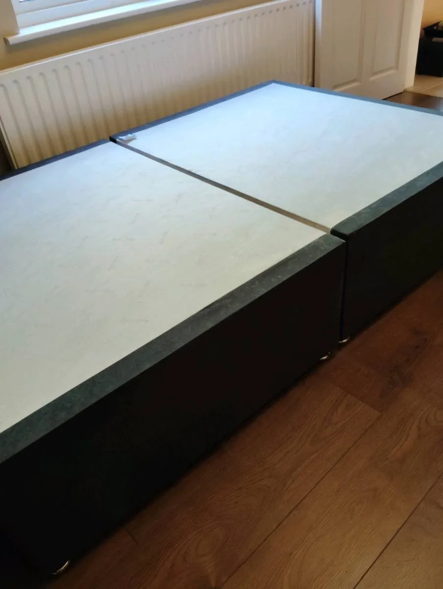 Beds. - Image 2