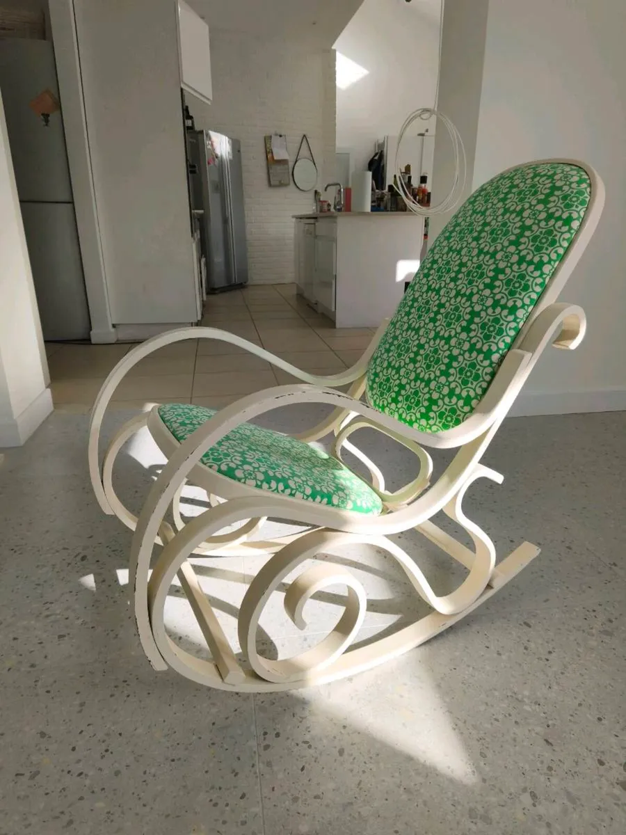 Bentwood rocking chair - Image 2