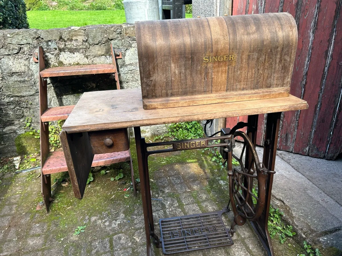 Antique Singer Sewing Machine & Table - Image 3