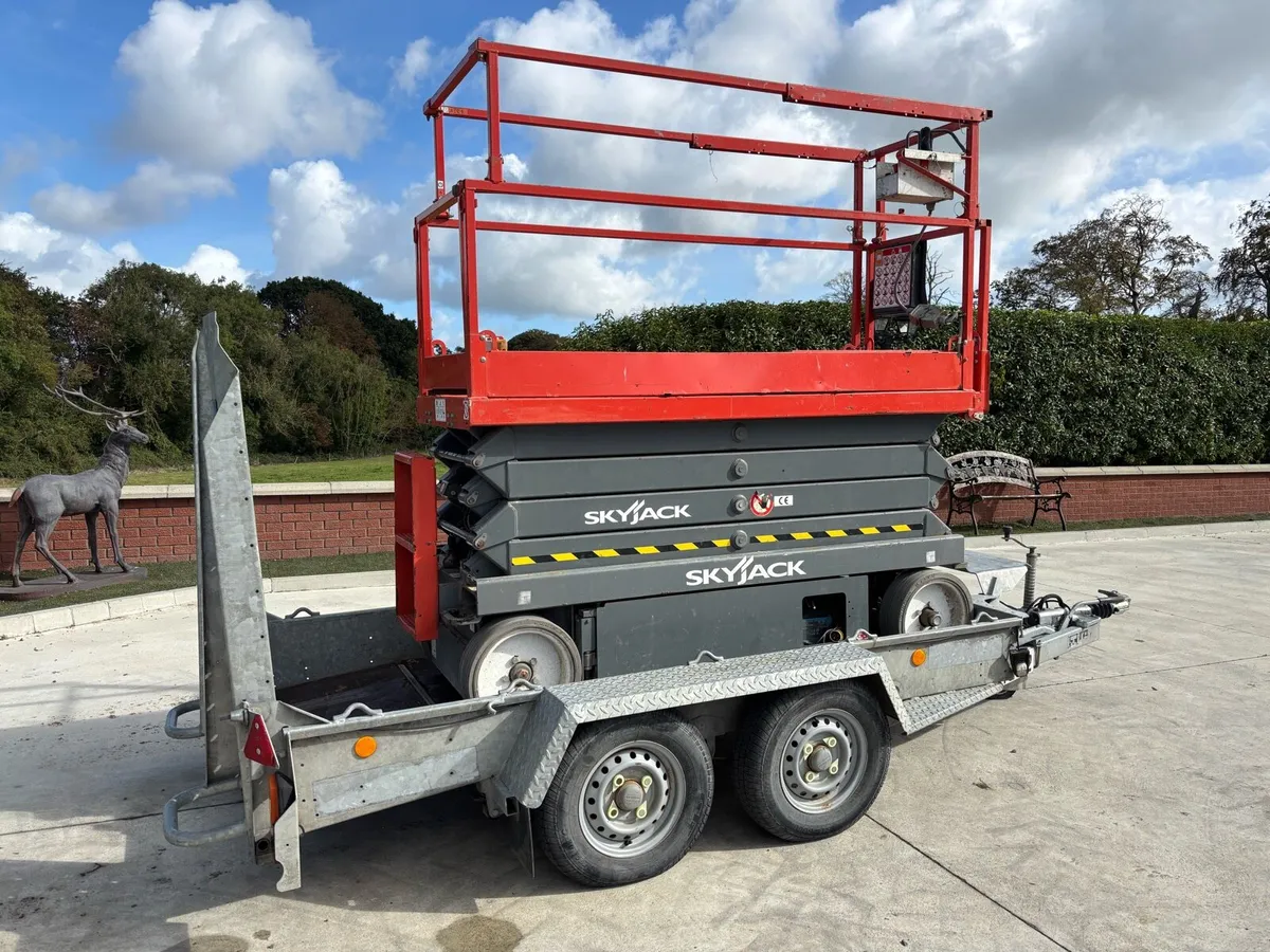 Skyjack 3226 with plant trailer - Image 3