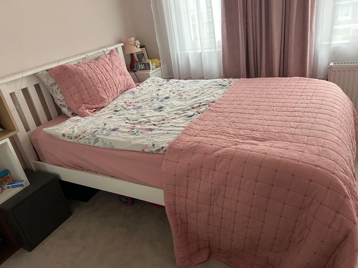Bed - Image 1