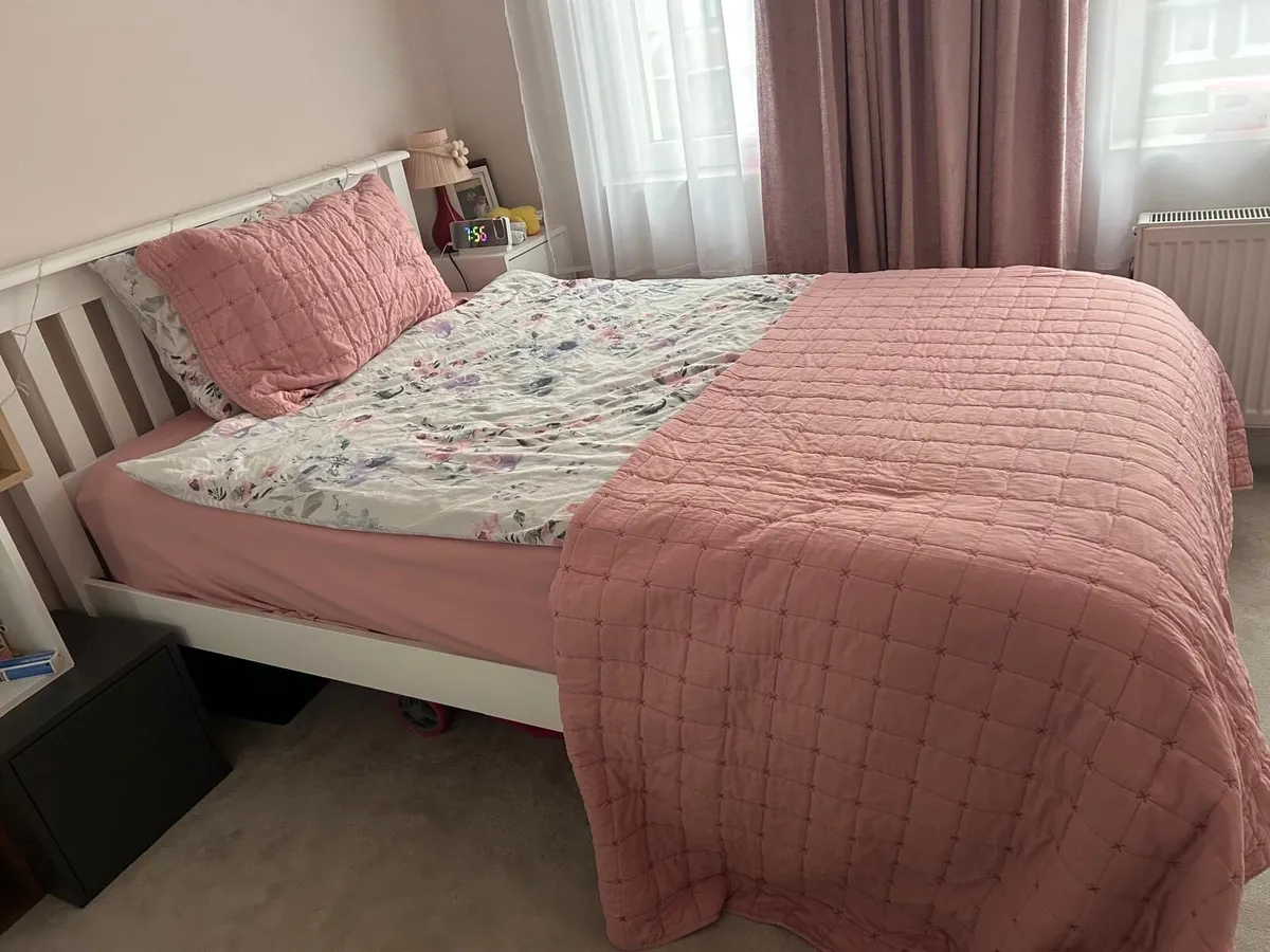 Bed - Image 2