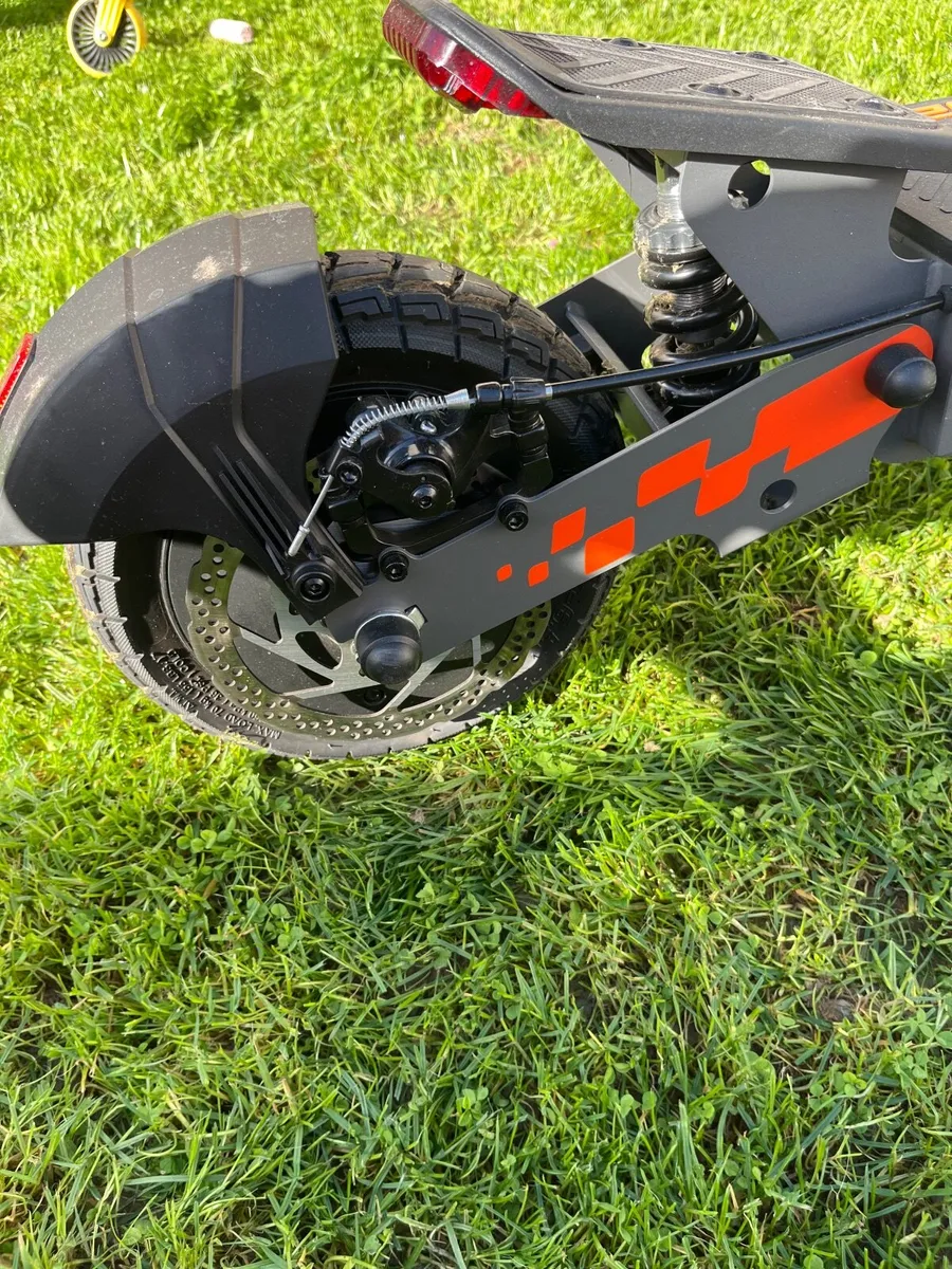 Milton  G2 scooter - Image 3
