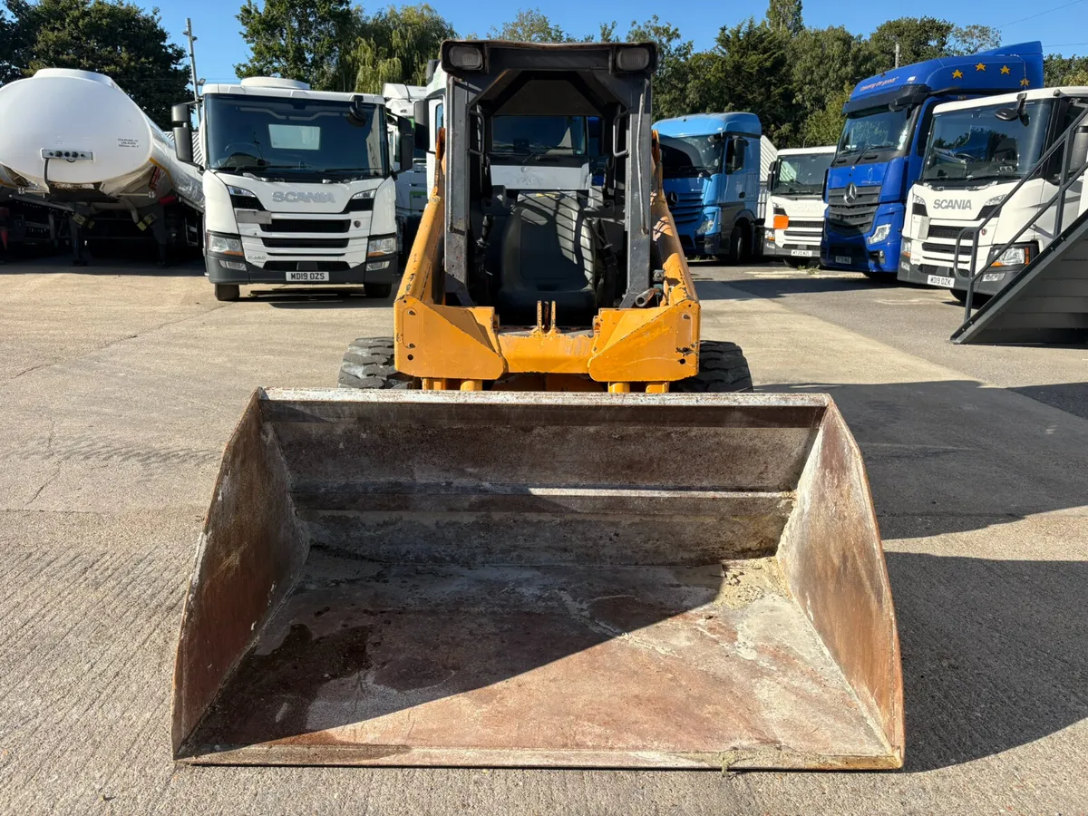 2005 MUSTANG 2076 SKIDSTEER LOADER - Image 4