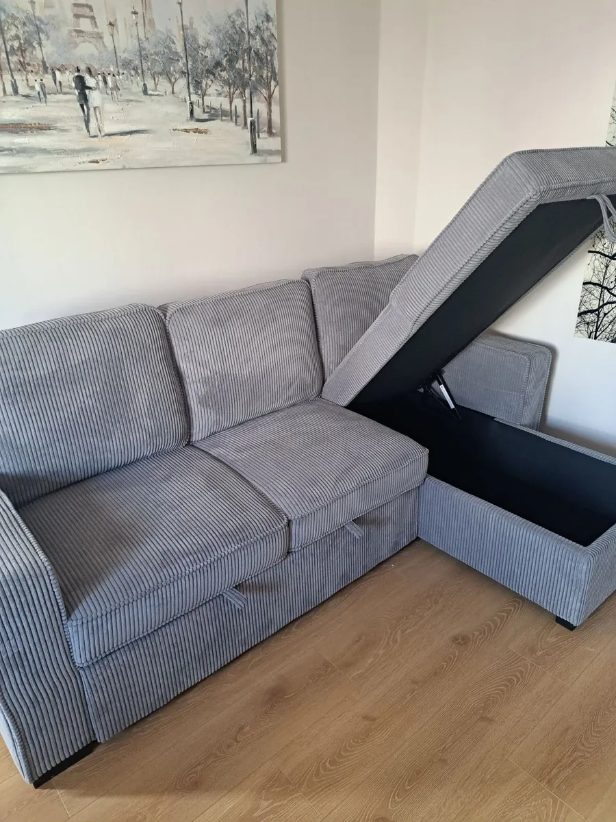 New sofa bed - Image 1