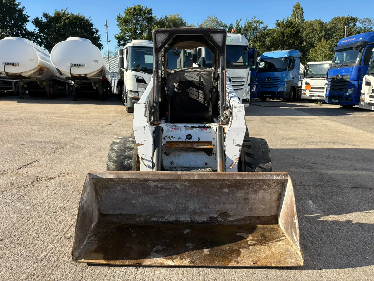 2009 BOBCAT S220 SKIDSTEER LOADER - Image 4