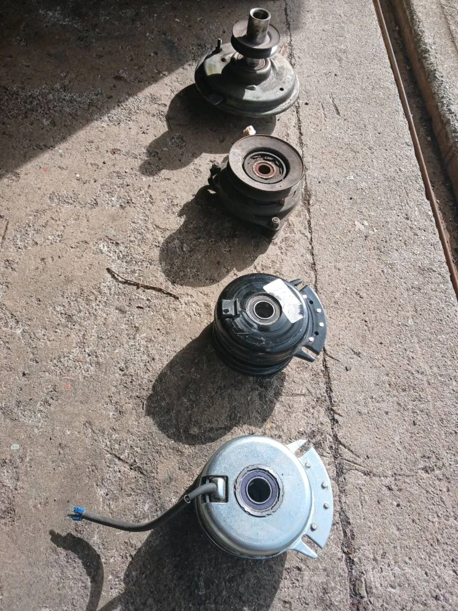 Electric and manual clutches for driving blades - Image 2