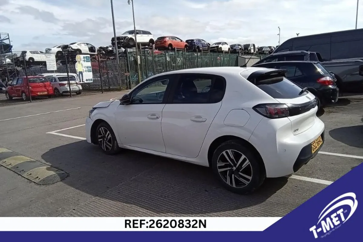 2023 PEUGEOT 208 BREAKING FOR PARTS - Image 3