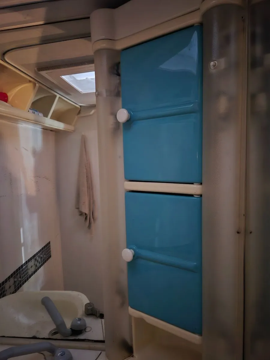 Motorhome - Image 4
