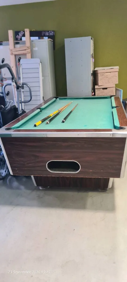 Pool table - Image 2