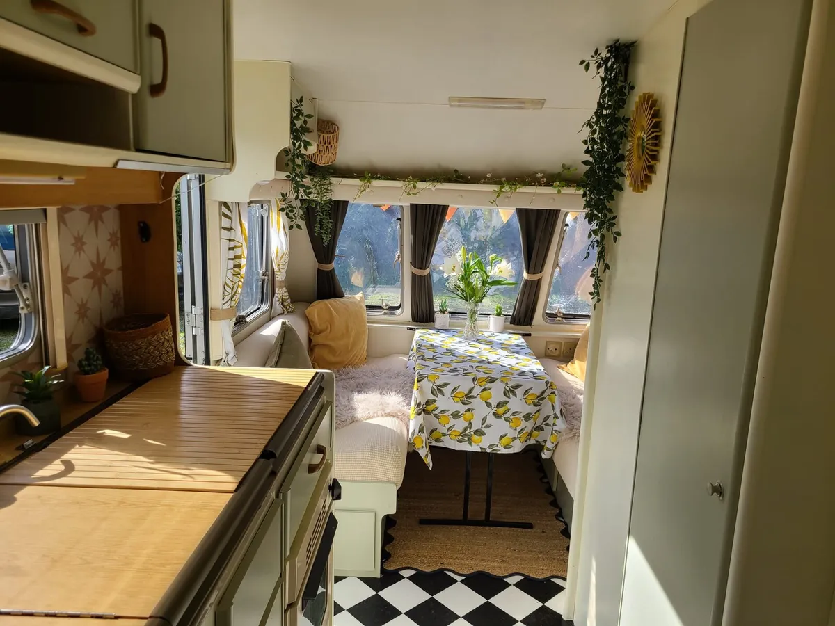 Vintage caravan - Image 4