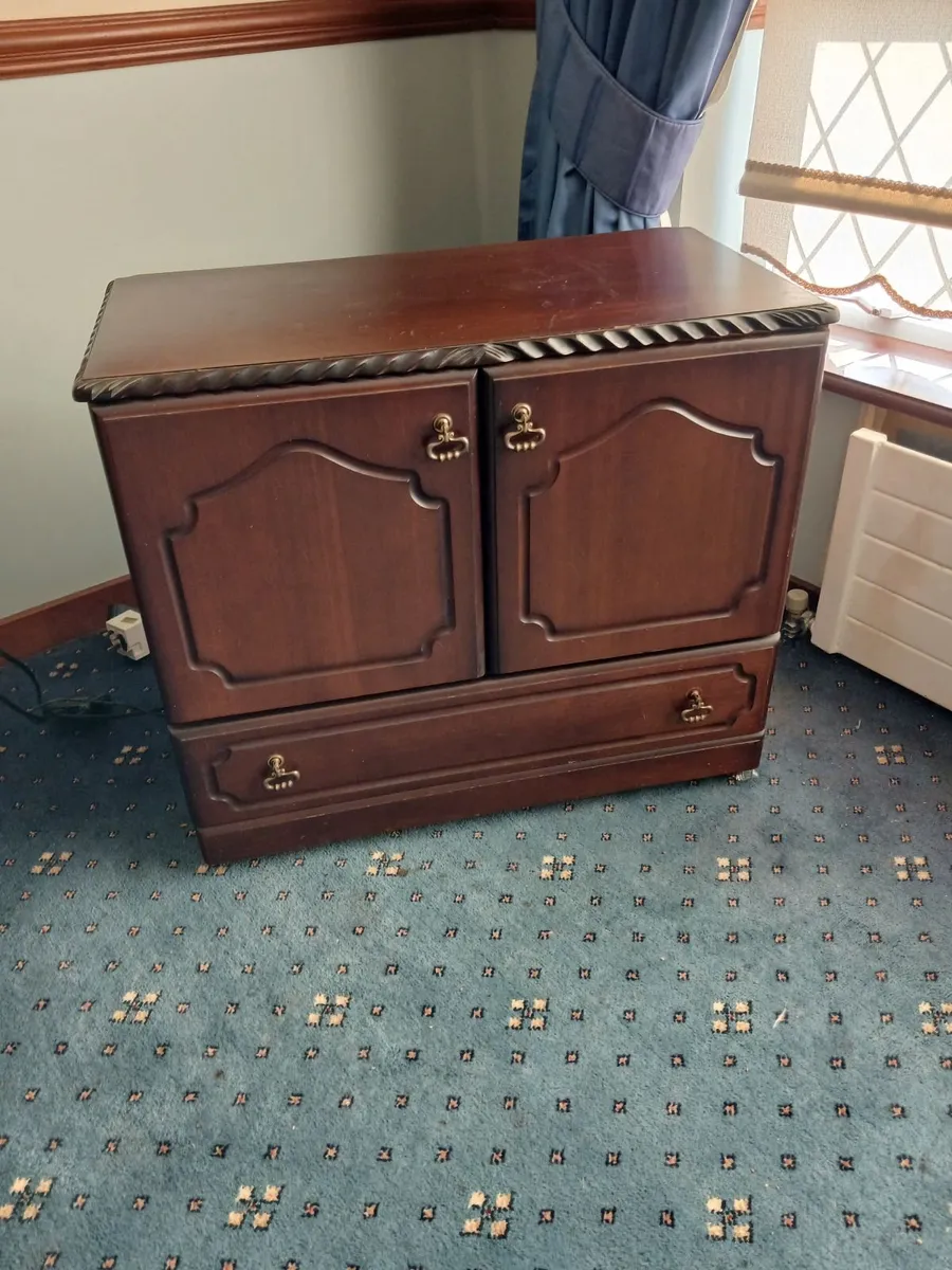TV unit - Image 1