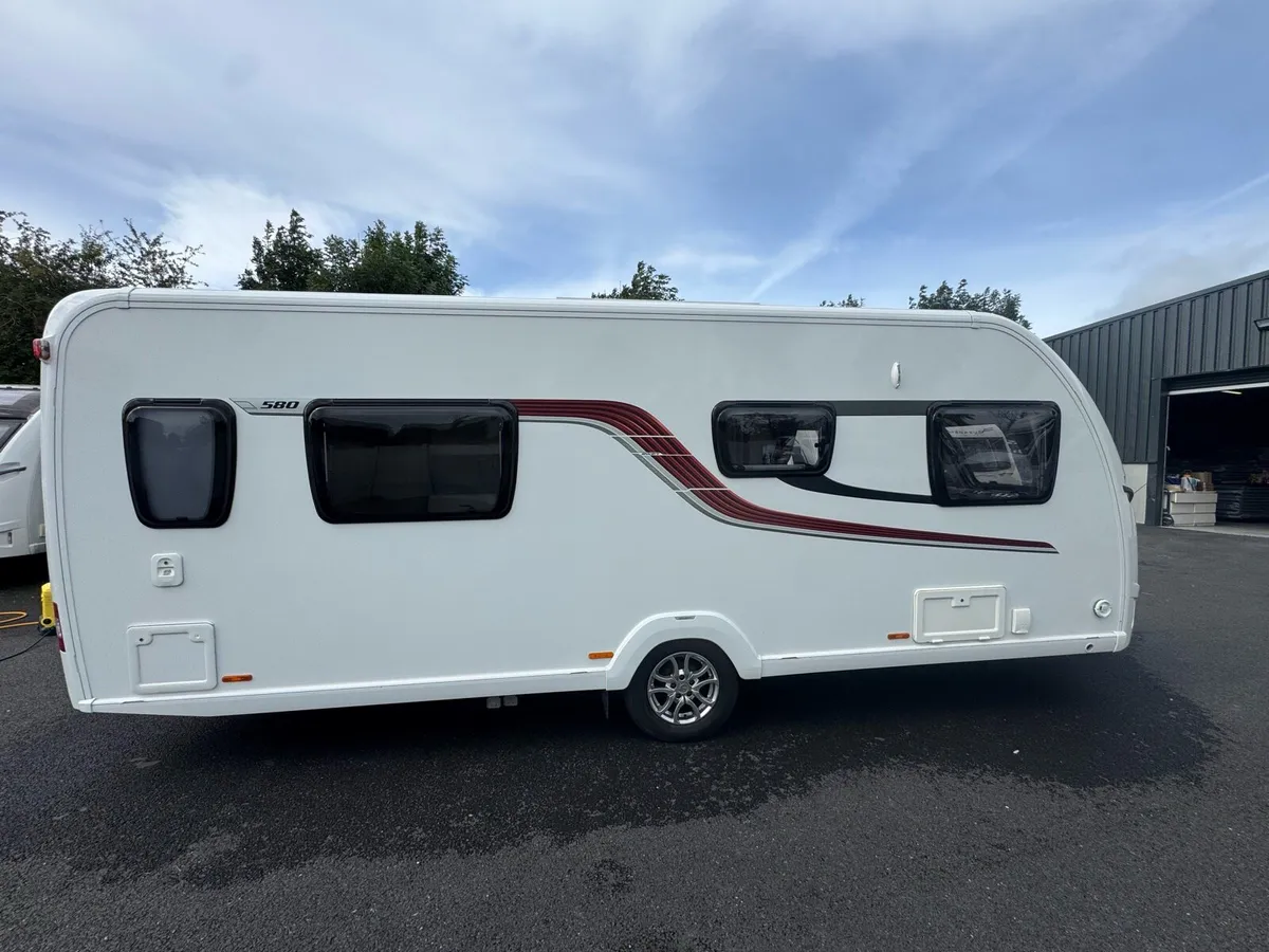 2016 Swift Conqueror 580 Fixed Island bed - Image 1