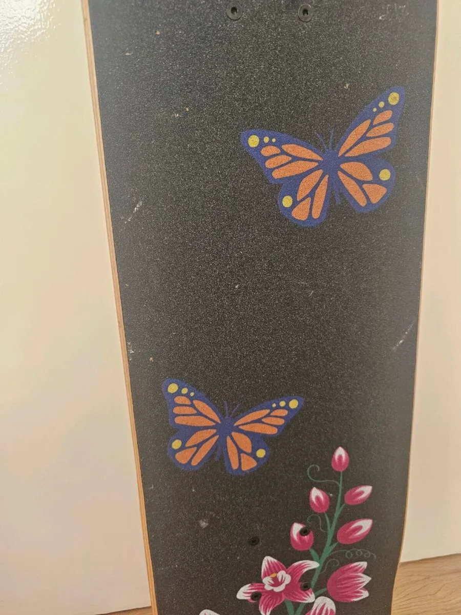 Skateboard - Image 2
