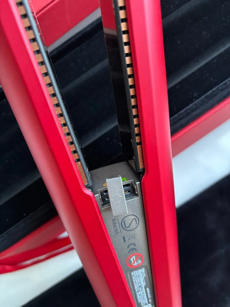 Dyson Hair straightener - Image 3