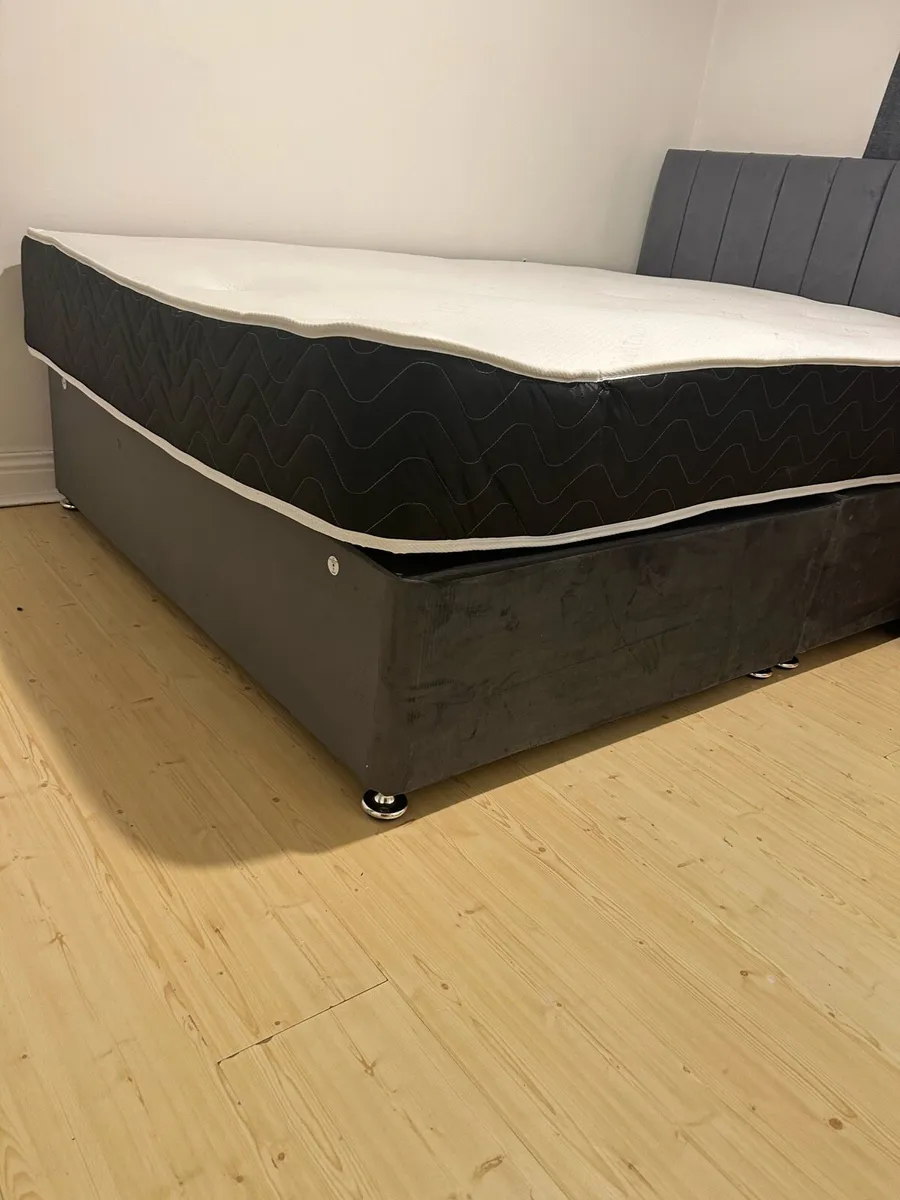 Double bed, & Single Bed, 2 headboards 2 mattres - Image 2