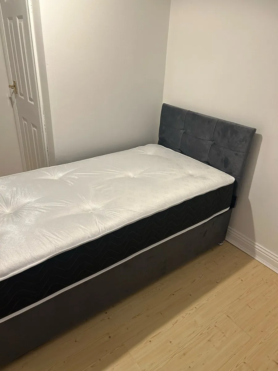 Double bed, & Single Bed, 2 headboards 2 mattres - Image 3