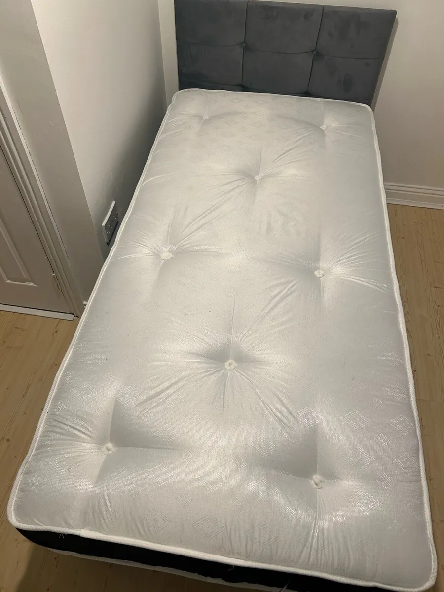 Double bed, & Single Bed, 2 headboards 2 mattres - Image 4