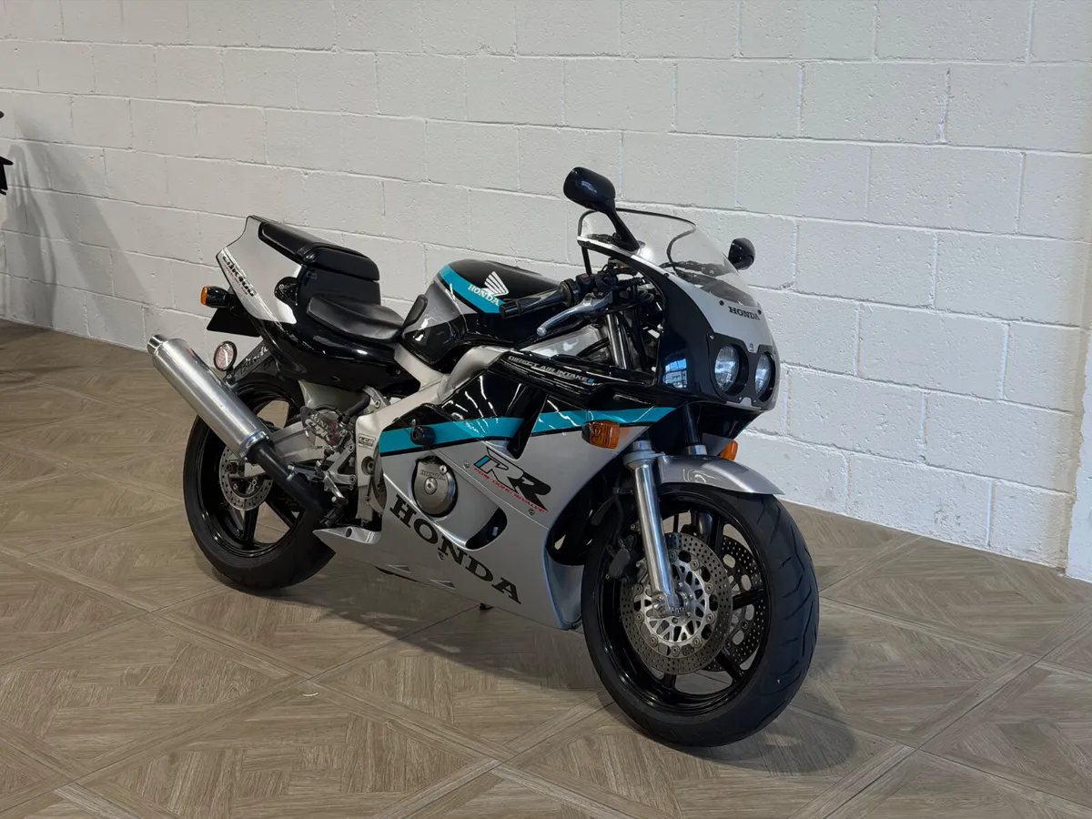 Honda CBR400RR Gull Arm 1998 - Image 1